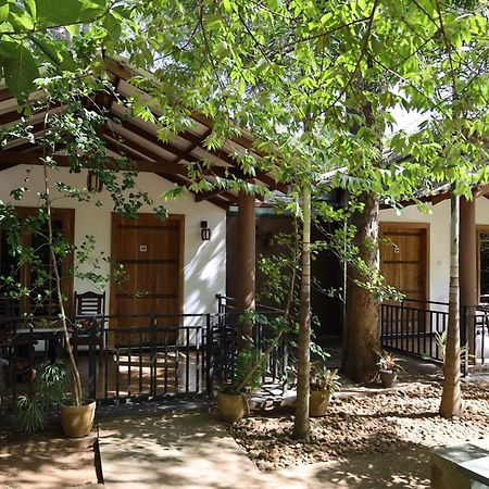 Max Safari Villa Udawalawe Eksteriør bilde