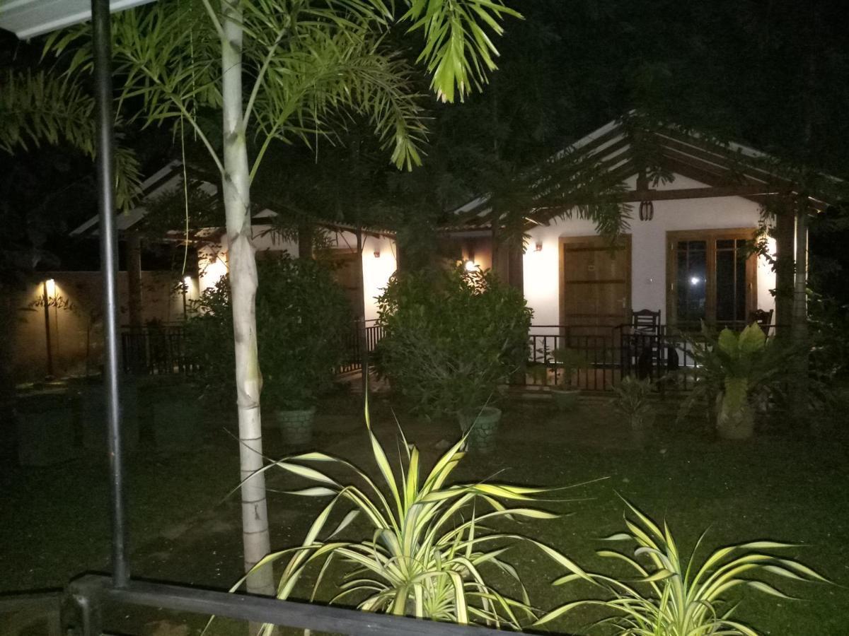 Max Safari Villa Udawalawe Eksteriør bilde